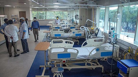 Hospitals in Lucknow & other UP districts to be penalised if found turning away COVID patients!