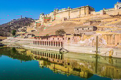 A Bollywood fanatic? Then guess the movies shot at THESE 7 majestic forts of Jaipur!