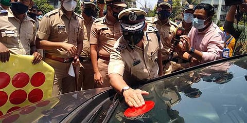 Mumbai Police reintroduces e-pass system for vehicles, replacing colour-coded stickers!