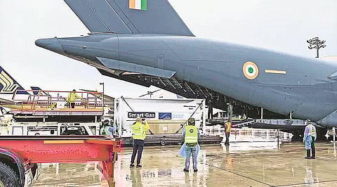 IAF aircraft ferries medical resources for establishing COVID hospital in Lucknow!