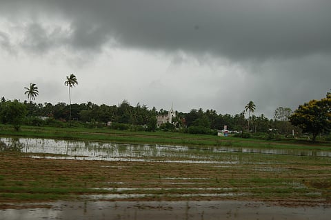 Cyclonic turbulences expected to bring rain for Maharashtra & Goa on Monday-Tuesday