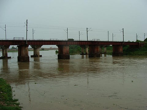 Remediation technology to aid in treatment of sewage waters descending in Lucknow's Gomti River