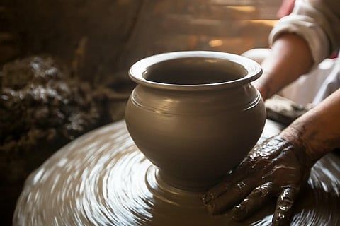 THESE 5 pottery styles from Jaipur & other Rajasthan districts boast of a unique clay culture!