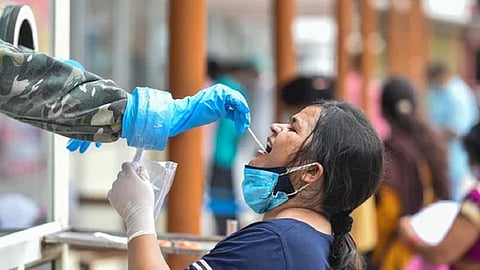 Lucknow's COVID scale hovers at 24 new infections & 12 recoveries on Thursday!