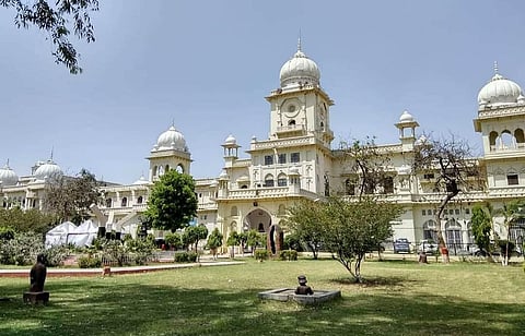 Economically weak meritorious pupils of Lucknow University to be provided financial grants