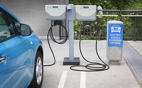 To ease charging facilities for e-vehicle owners, 1000 charging stations to come up in Lucknow