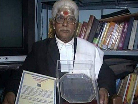 Did you know? THIS lawyer from Uttar Pradesh argues, drafts & files court cases in Sanskrit ONLY!