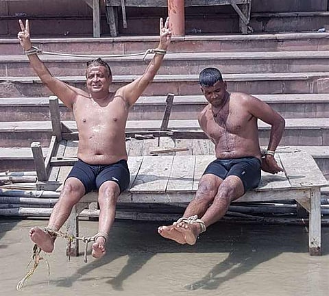 Diving into glory, THESE 2 young swimmers from Kanpur created a new record with tied limbs