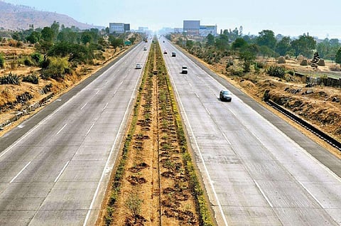 India's second-longest corridor, the 594-km-long Ganga Expressway is set to link 12 districts in UP