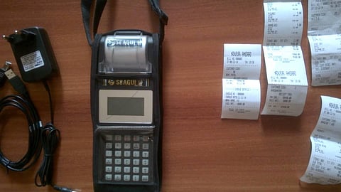 Cashless transactions to soon ease the commute for bus passengers in Lucknow!