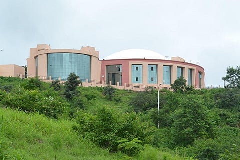 Negative COVID report & single-dose vaccination mandatory for students of IIM Indore