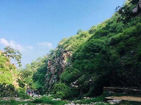 Undertake a trek at Hathni Kund in Jaipur to channel your adrenaline rush!