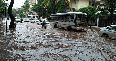 IMD forecasts heavy rainfall over Goa, Maharashtra & several Indian states for the next 4 days!