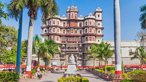 Tour through the spectacular visuals of Indore with THESE 9 Bollywood movies set in the city!