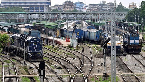Railways launch special trains from Mumbai to UP & Bihar to manage the festive rush