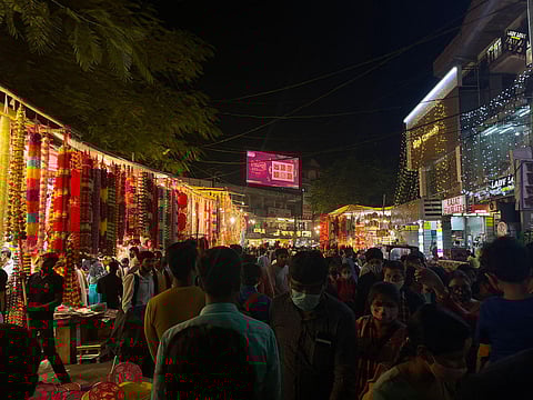 Head over to Lucknow's Bhoothnath Market to complete your last-minute Diwali shopping!