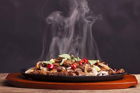 Beat the winter blues with smokin' hot sizzlers from THESE 7 places in Lucknow!