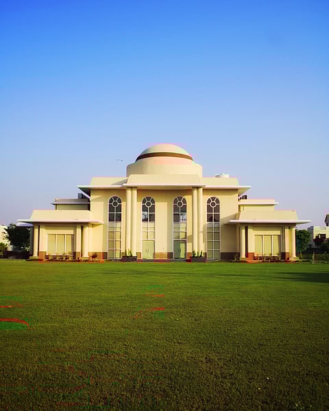 Add a royal touch to your wedding with Club Lutyens in Lucknow