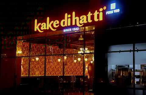 Savour the authentic taste of Kake Di Hatti & its gigantic world-famous naans, now in Lucknow!