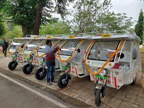 Lucknow University starts free e-rickshaws service to make campus life more convenient for students!