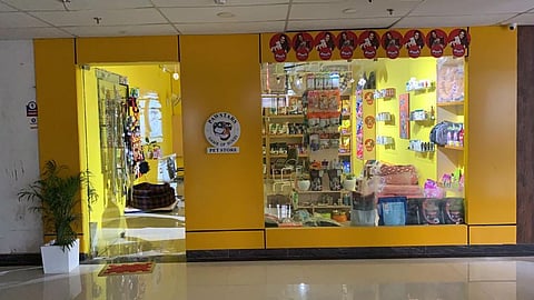 Restock supplies for your furry friends with ease cuz Pawstars is now delivering in Lucknow!