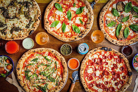 Satiate your pizza cravings with KnockOFF offers at these 7 places in Lucknow!
