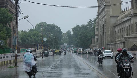 Lucknow wakes up to light rains & winter chills on Thursday!