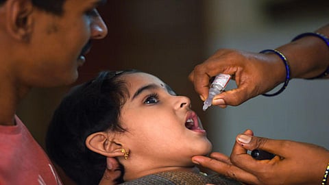 Indore pulse polio campaign Day 1; 77% of children up to age 5 years get vaccinated