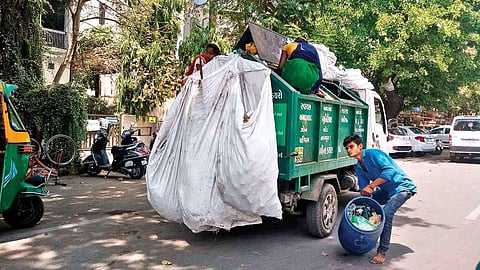 Uniformed LMC officials to collect user charges for garbage collection in Lucknow now!