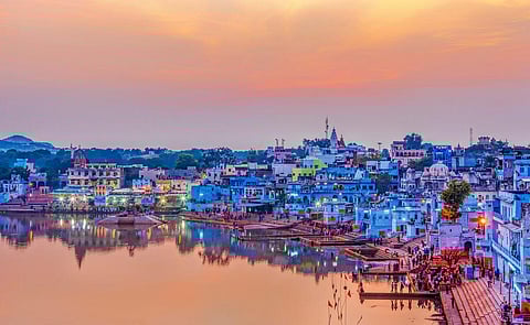 राजस्थान की ऐतिहासिक पुष्कर झील 500 मंदिरों और 52 घाटों से घिरा हुआ एक अनोखा तीर्थ स्थल है