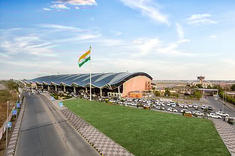 इंदौर के अहिल्याबाई एयरपोर्ट पर दो महीने तक रात की उड़ाने हुई बंद