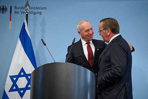 German Defence Minister Boris Pistorius (R) and Israeli Defence Minister Yoav Gallant