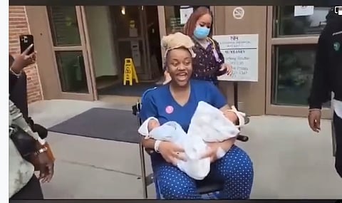 Davido’s wife chioma with her twins