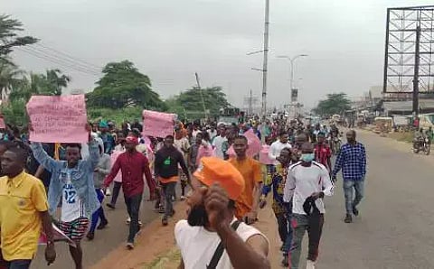 Youths in osun state protesting