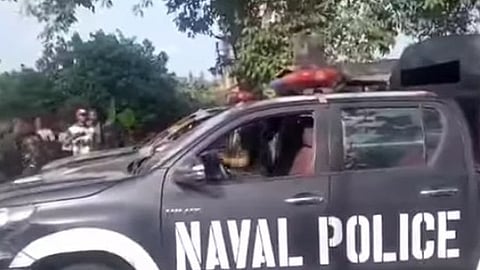 Naval Police Hilux.