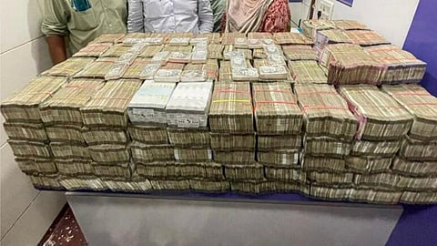 GST Department Raid in Mumbai
