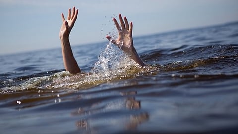 Four Student Drowned Pune