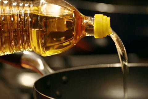 सर्वसामान्यांना दिलासा! खाद्यतेलाच्या दरात घसरण