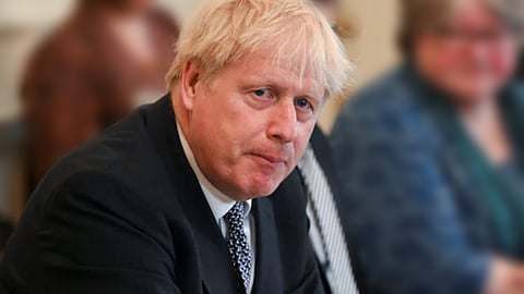 महाराष्ट्रानंतर आता ब्रिटनमध्ये राजकीय भुकंप; PM बोरिस जॉन्सन देणार राजीनामा