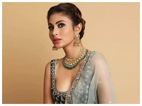Mouni Roy : ४५ हजार किमतीची साडी; मौनी रायचा ग्लॅमरस लूक पाहा