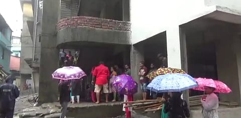 लिफ्टसाठी खोदण्यात आलेल्या खड्यात पडून सहा वर्षीय मुलाचा दुर्दैवी मृत्यू