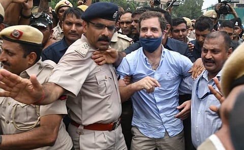 Sonia Gandhi Ed Enquiry : आंदोलनकर्त्यांसह राहुल गांधींना पोलिसांनी घेतले ताब्यात