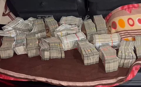 पश्चिम बंगाल पोलिसांची मोठी कारवाई; काँग्रेस आमदारांकडे सापडली कोट्यवधींची रोकड