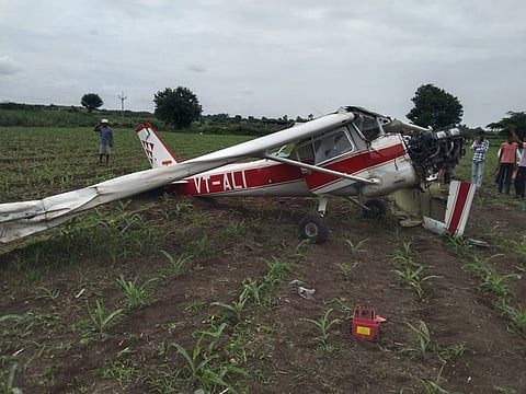 Plane Collapsed : इंदापूरमध्ये मक्याच्या शेतात कोसळलं विमान; प्रशिक्षण घेत होती पायलट तरुणी