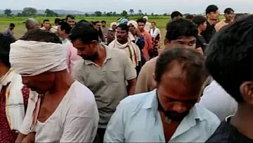 four women died | lightening | chandrapur