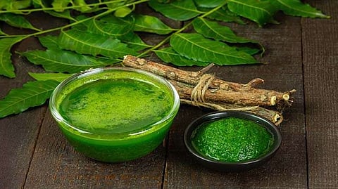 Washing Face With Neem Benefits