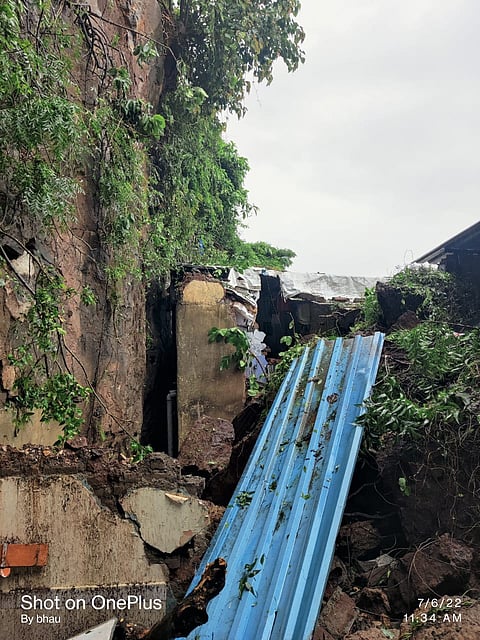 Mumbai Rains : चुनाभट्टी पोलीस ठाणे हद्दीत दरड कोसळली, 4 घरांचे नुकसान