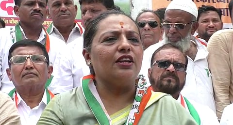 Yashomati Thakur : जीव गेला तरी बेहत्तर, दडपशाही सहन करणार नाही