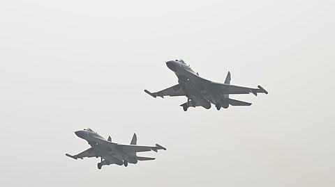 चीनच्या कुरापती सुरुच! एकीकडे शांततेसाठी चर्चा अन् दुसरीकडे हवाई हद्दीवर घिरट्या