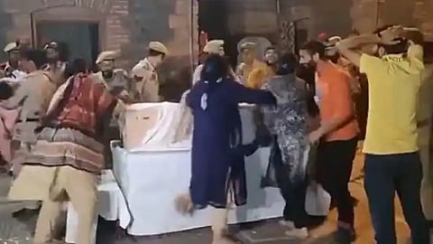 दहशतवाद्यांच्या हल्ल्यात श्रीनगर पोलीस शहीद; मुलाचा 2 वर्षांपूर्वी झाला होता एन्काऊंटर